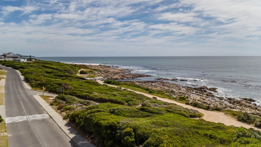 4 Bedroom Property for Sale in Perlemoenbaai Western Cape